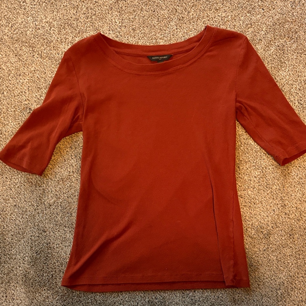 Banana Republic Rich Red Short Sleeve Tee